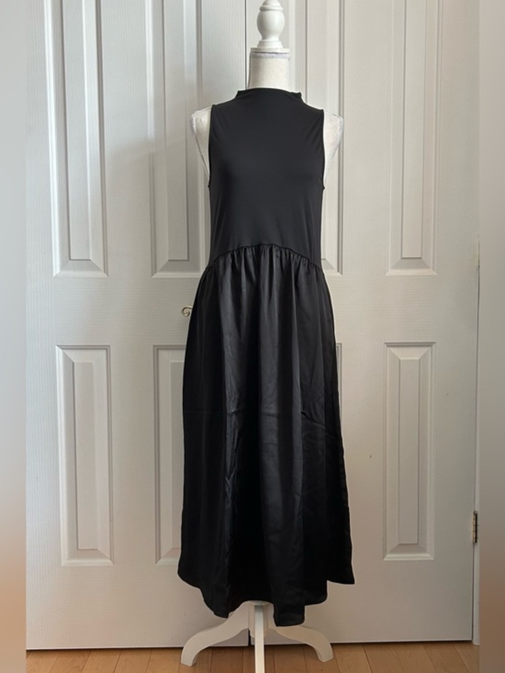 NWOT BETSEY JOHNSON Sleeveless Maxi Dress, Black, Size Medium